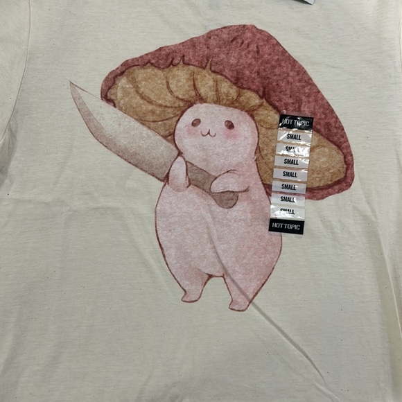 Cute unworn hot topic shirt - Picture 2 of 5